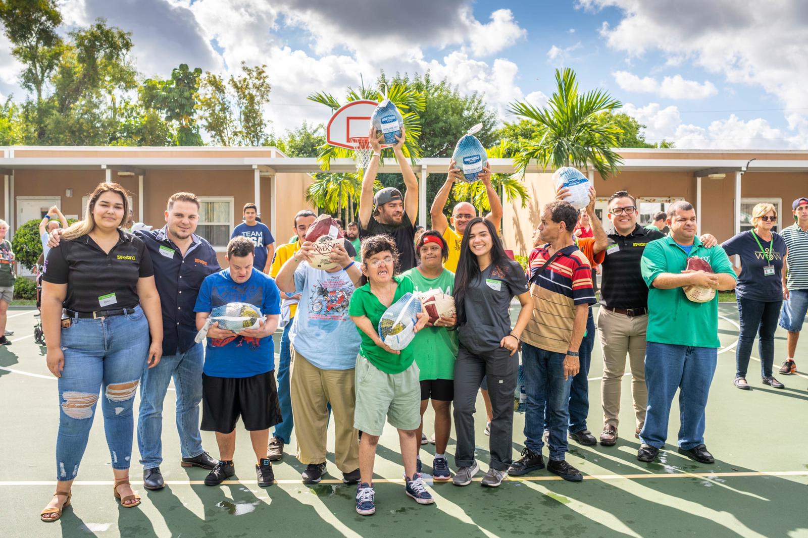 Petland_Holiday_Donation